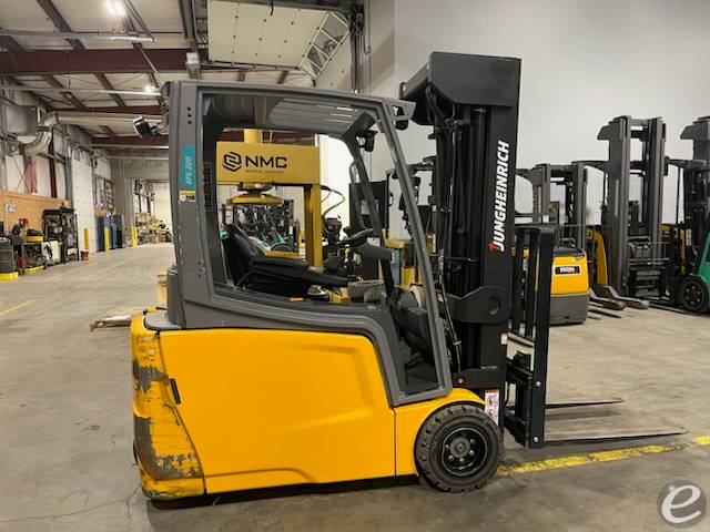 2025 Cat EFG220