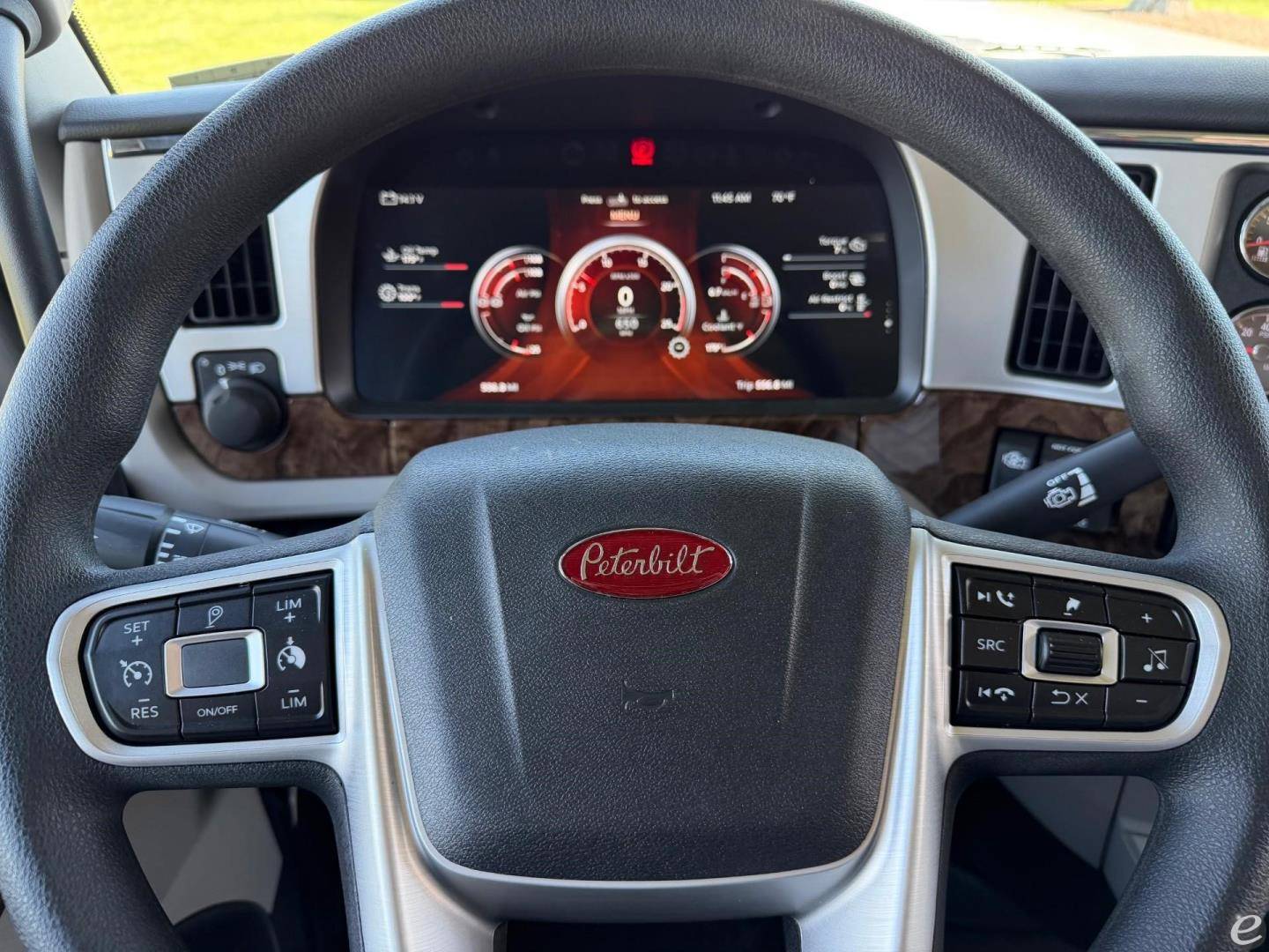 2026 Peterbilt 589