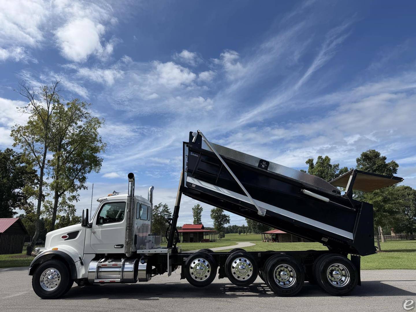 2025 Peterbilt 567