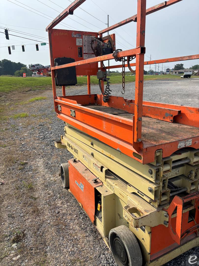 2015 JLG 1923RS