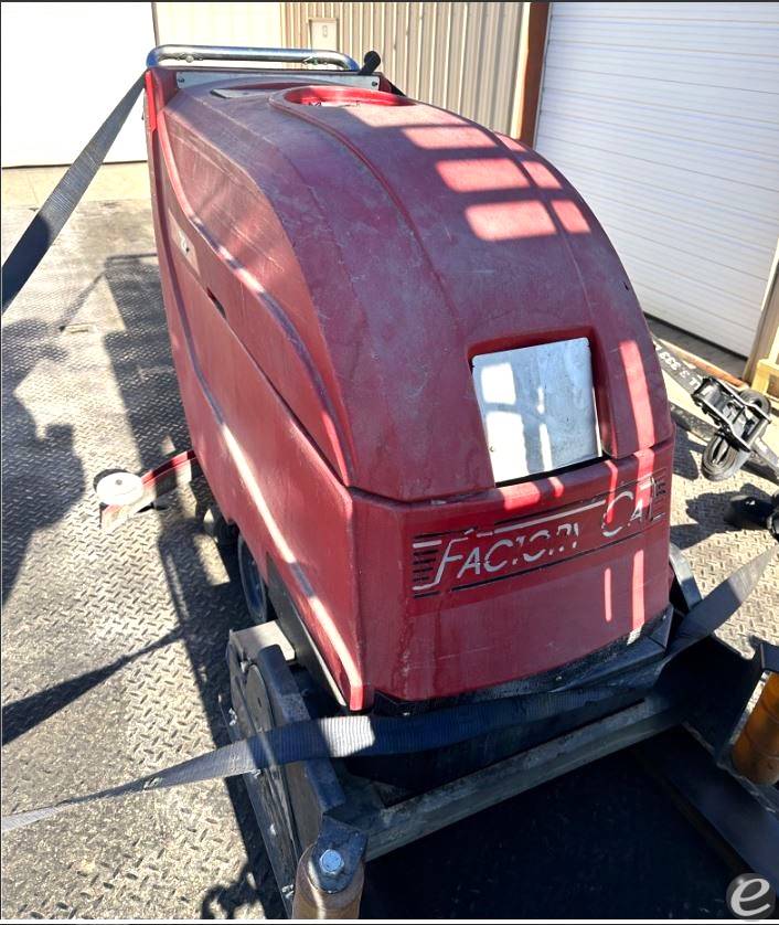 2002 Factory Cat Model 28