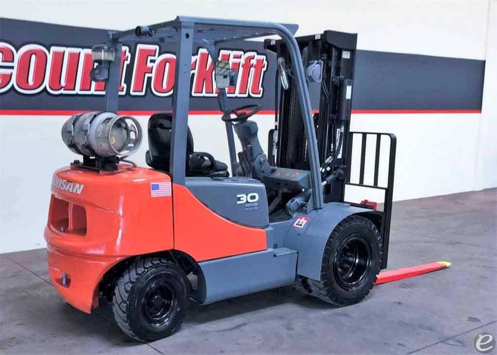 2013 Doosan GP30P Pneumatic Tire Forklift - 123Forklift