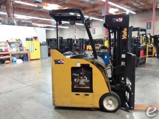 2017 Yale ESC030 Electric Forklift