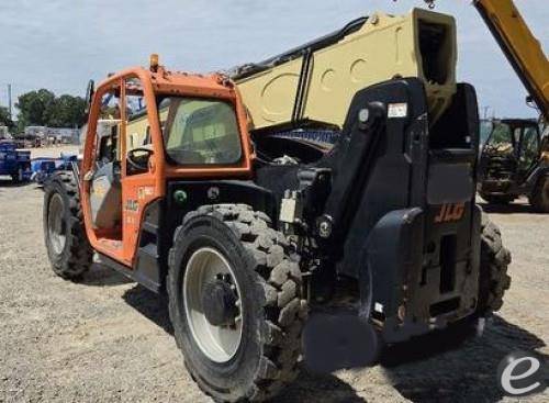 2019 JLG 943