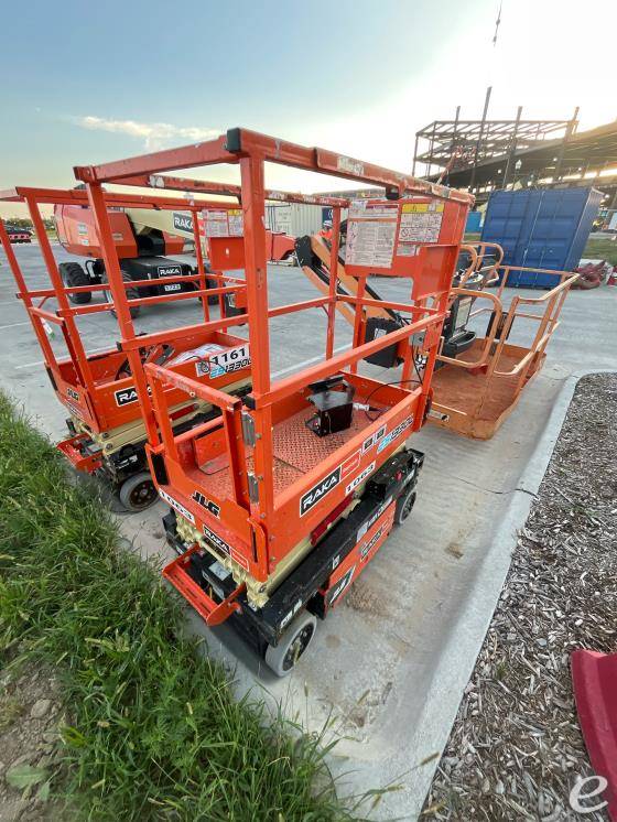 2022 JLG ES1330
