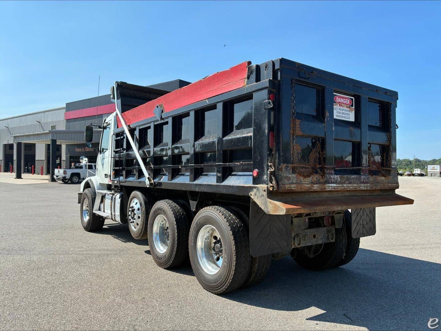 2016 Volvo VHD84B200