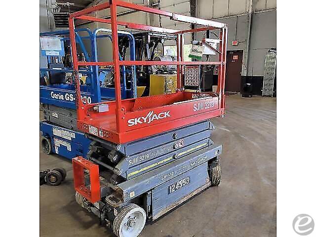 2015 Skyjack SJ-3219 Electric Scissor Lift - 123Forklift