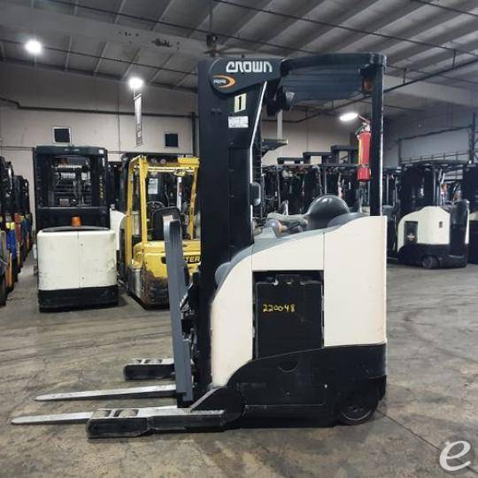 2018 Crown RR5725-45