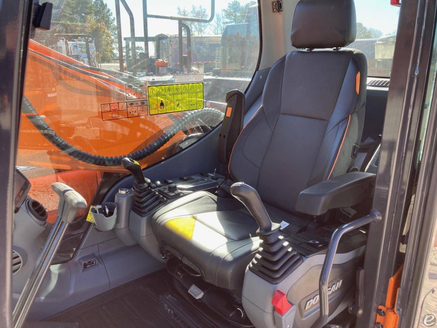 2022 Doosan DX225 LC-7