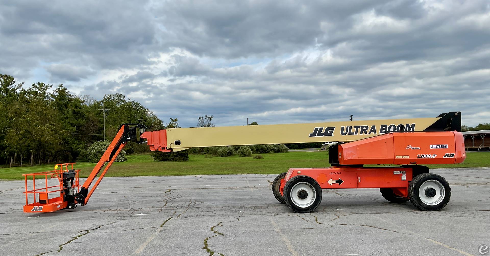 2013 JLG 1200SJP