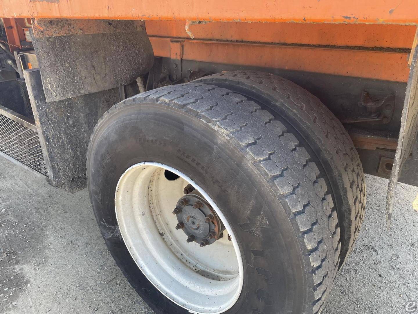 2001 Freightliner FL70