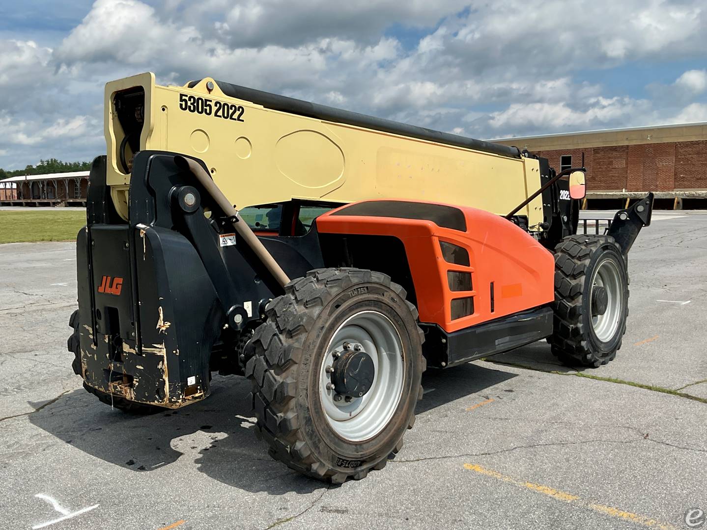 2020 JLG 1255