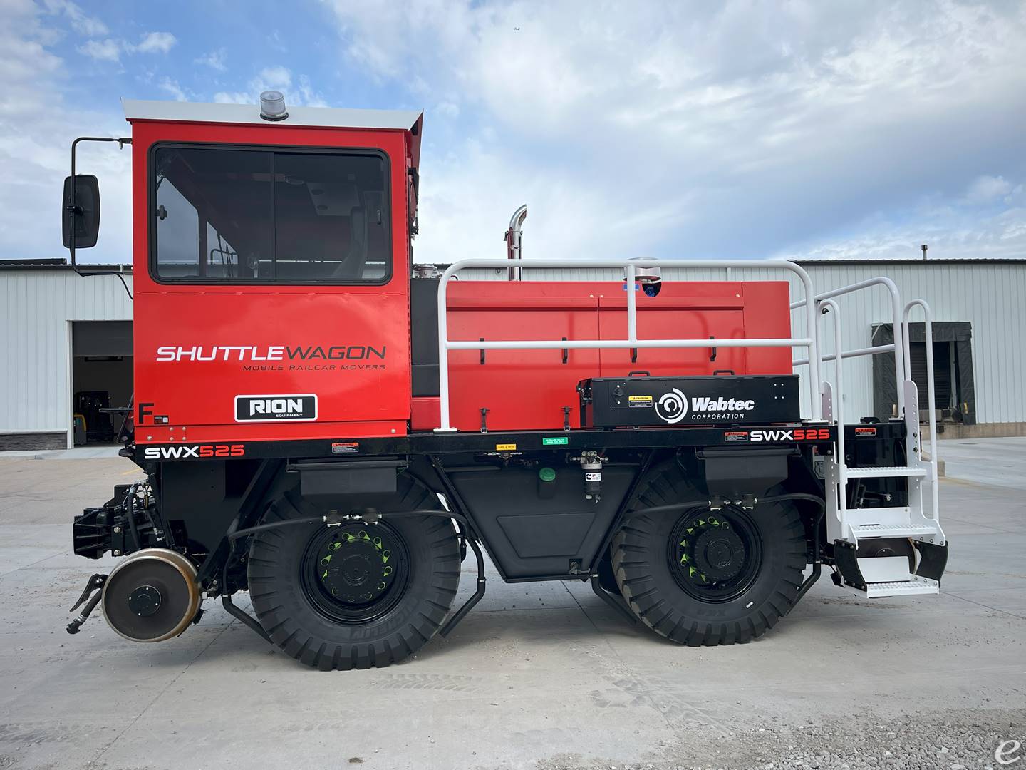 2025 Shuttlewagon SWX525