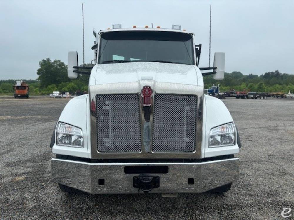 2024 Kenworth T880