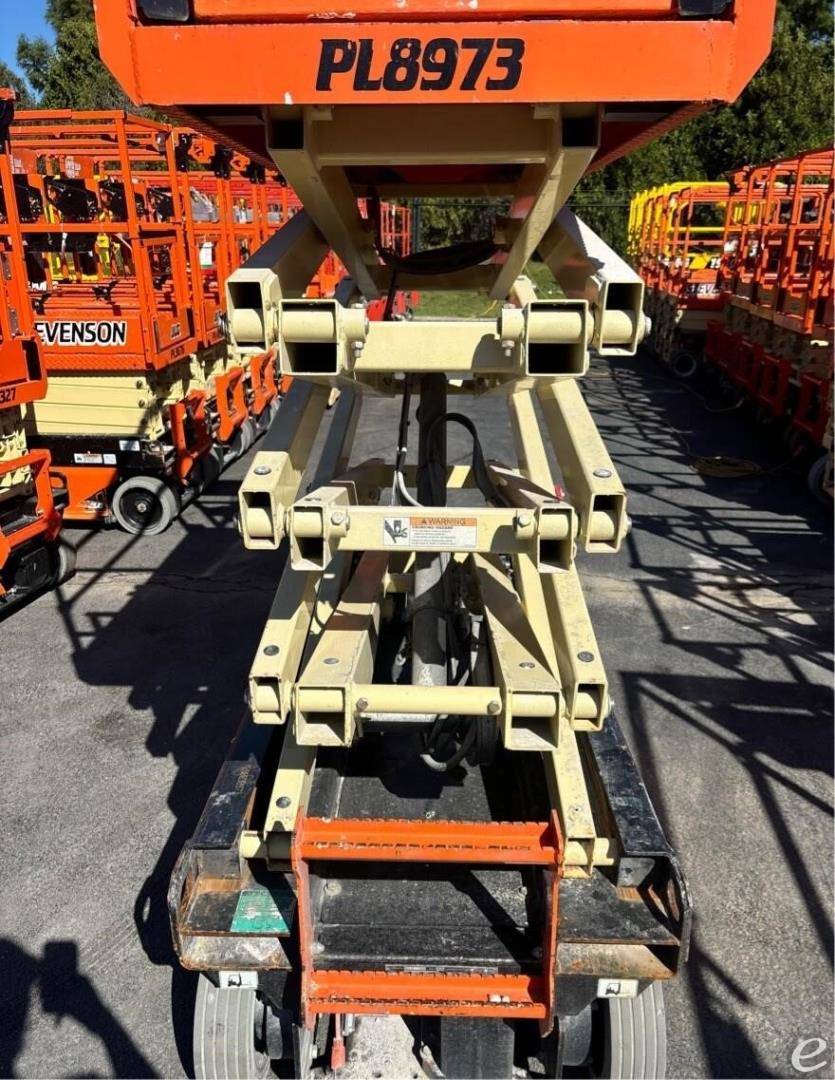 2021 JLG R1932i