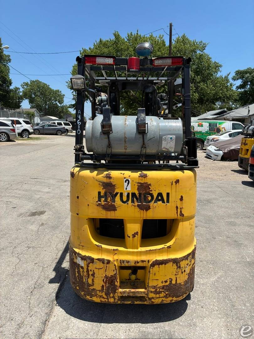 2010 Hyundai 25LC-7S