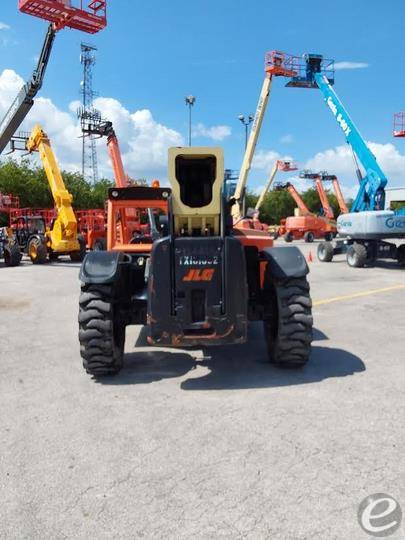 2017 JLG 1255