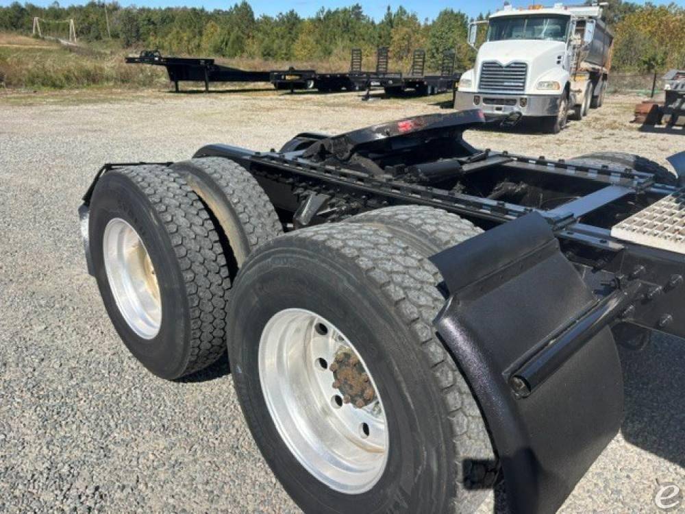 1999 Mack CH613
