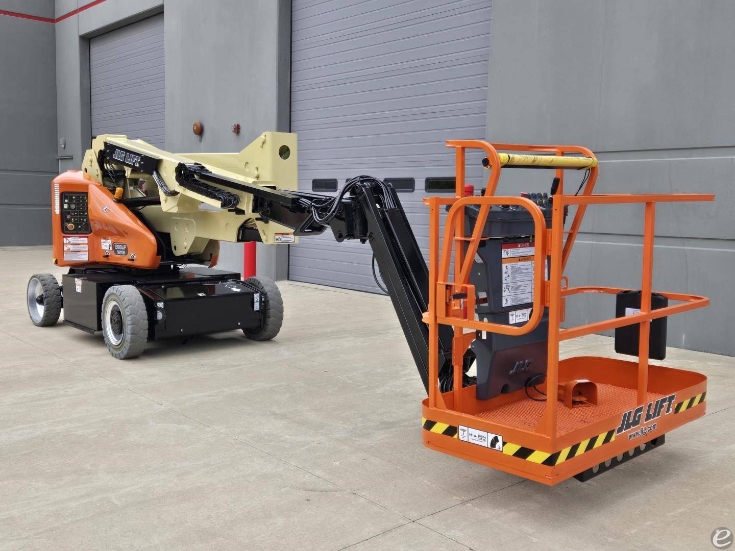 2016 JLG E400AJPN