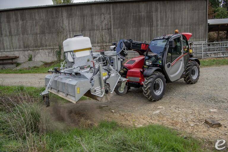 2025 Manitou 2 IN 1 SWEEPER