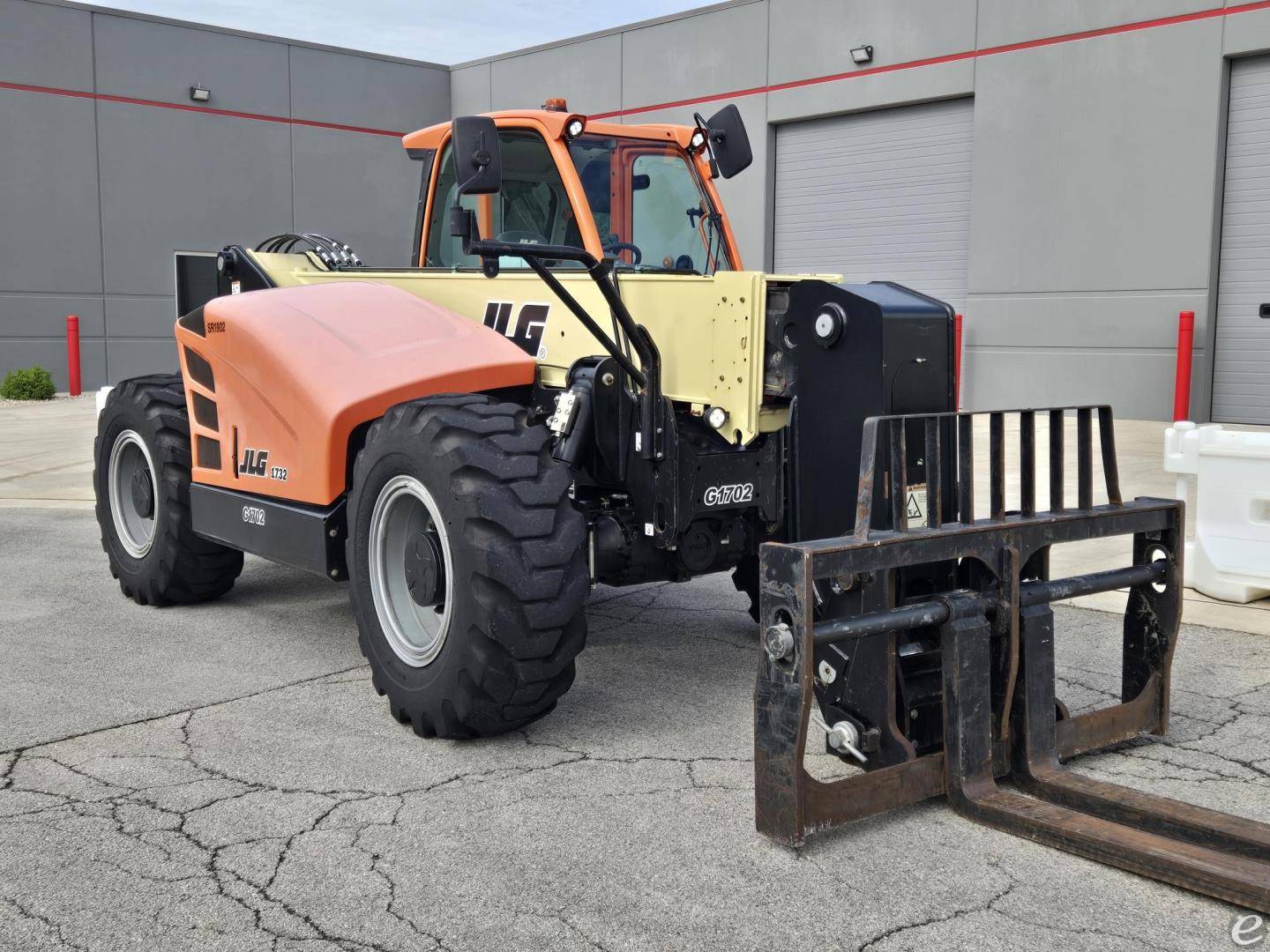 2021 JLG 1732