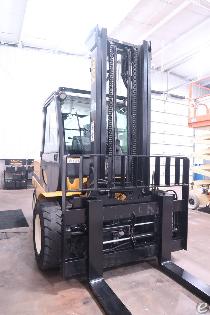 2012 Yale GDP120VX