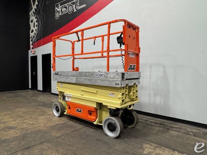 2014 JLG 2030ES