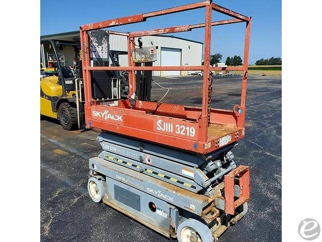2013 Skyjack SJ-3219 Electric Scissor Lift - 123Forklift