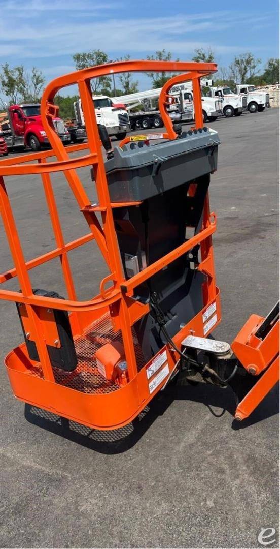 2015 JLG E300AJP