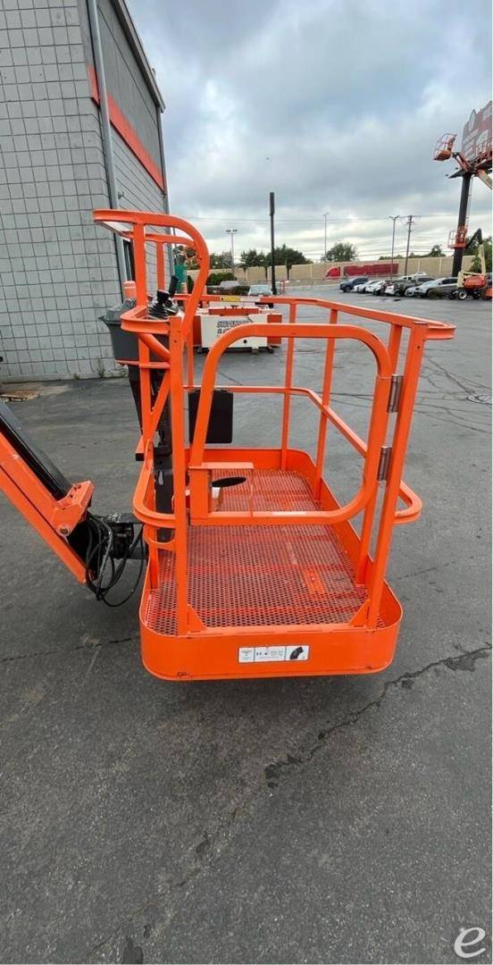 2015 JLG E450AJ