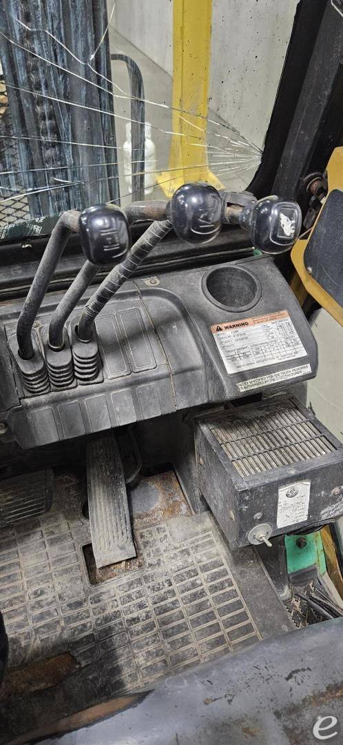 2010 Mitsubishi FG30N