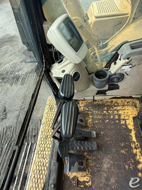 2004 Cat 325CL