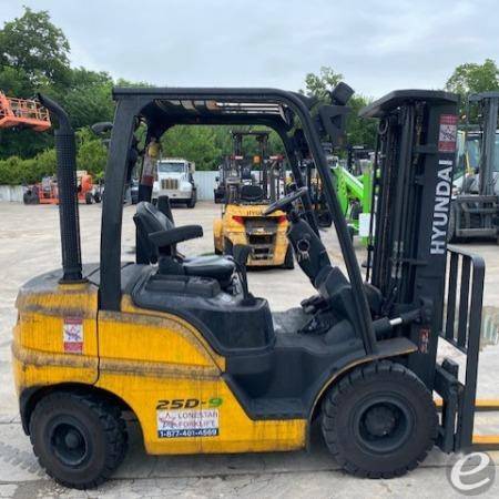 2022 Hyundai 25D-9