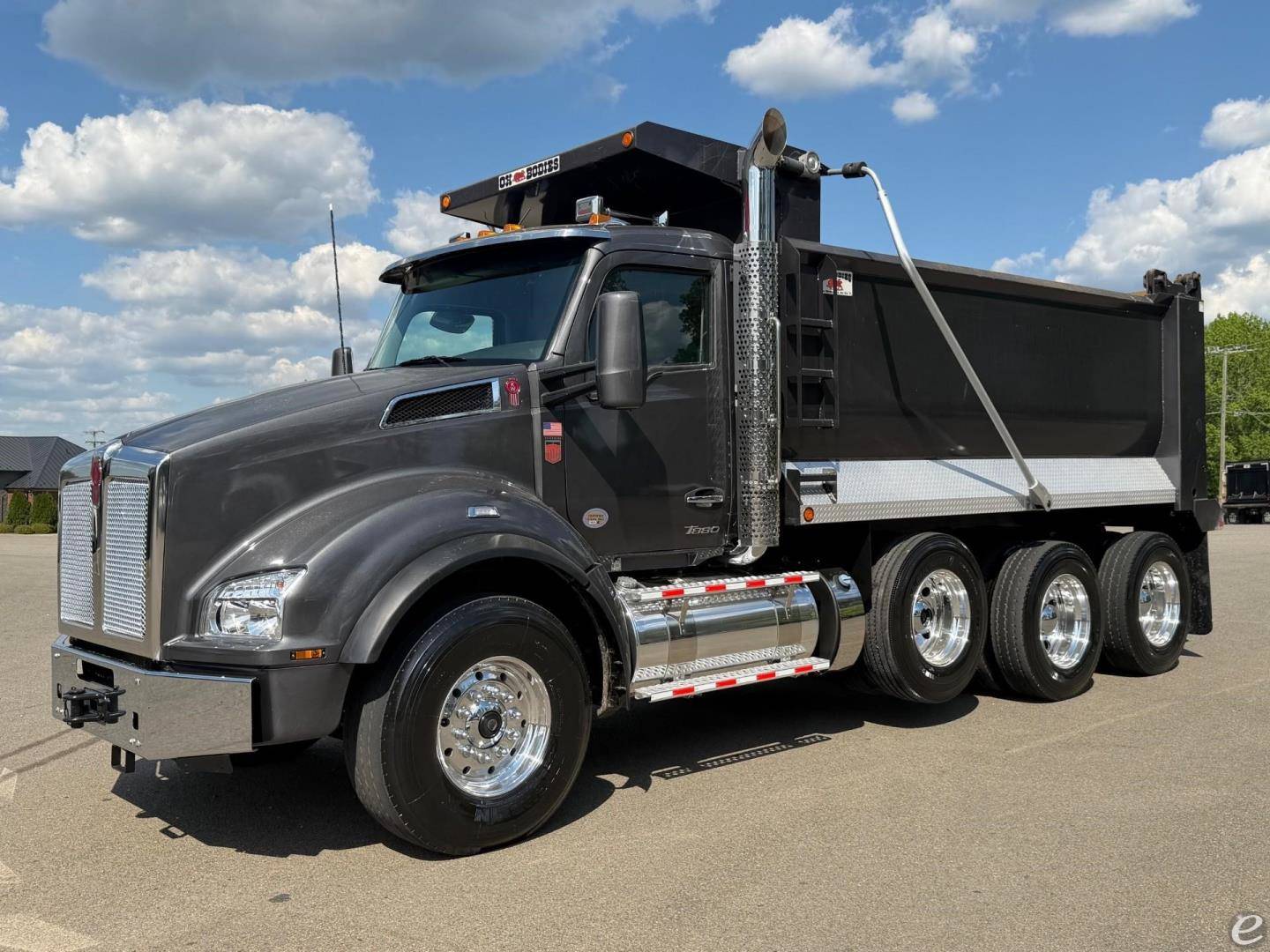 2025 Kenworth T880