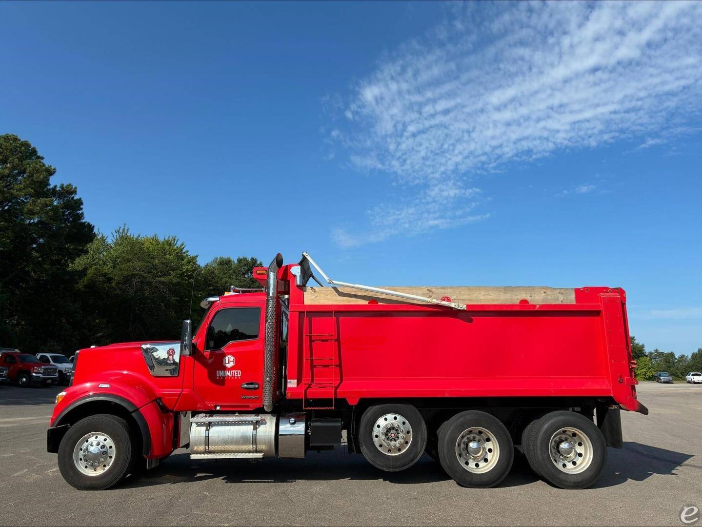 2023 Kenworth W990