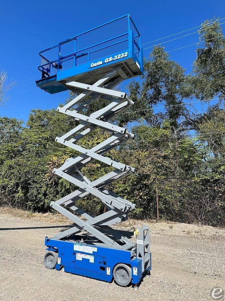 2016 Genie GS3232 Electric Scissor Lift - 123Forklift