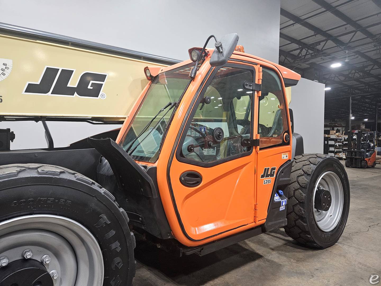 2017 JLG 1255