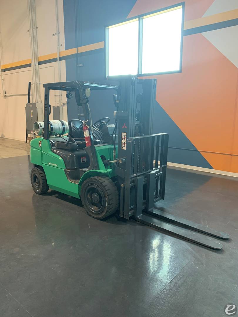 2019 Mitsubishi FG30N5