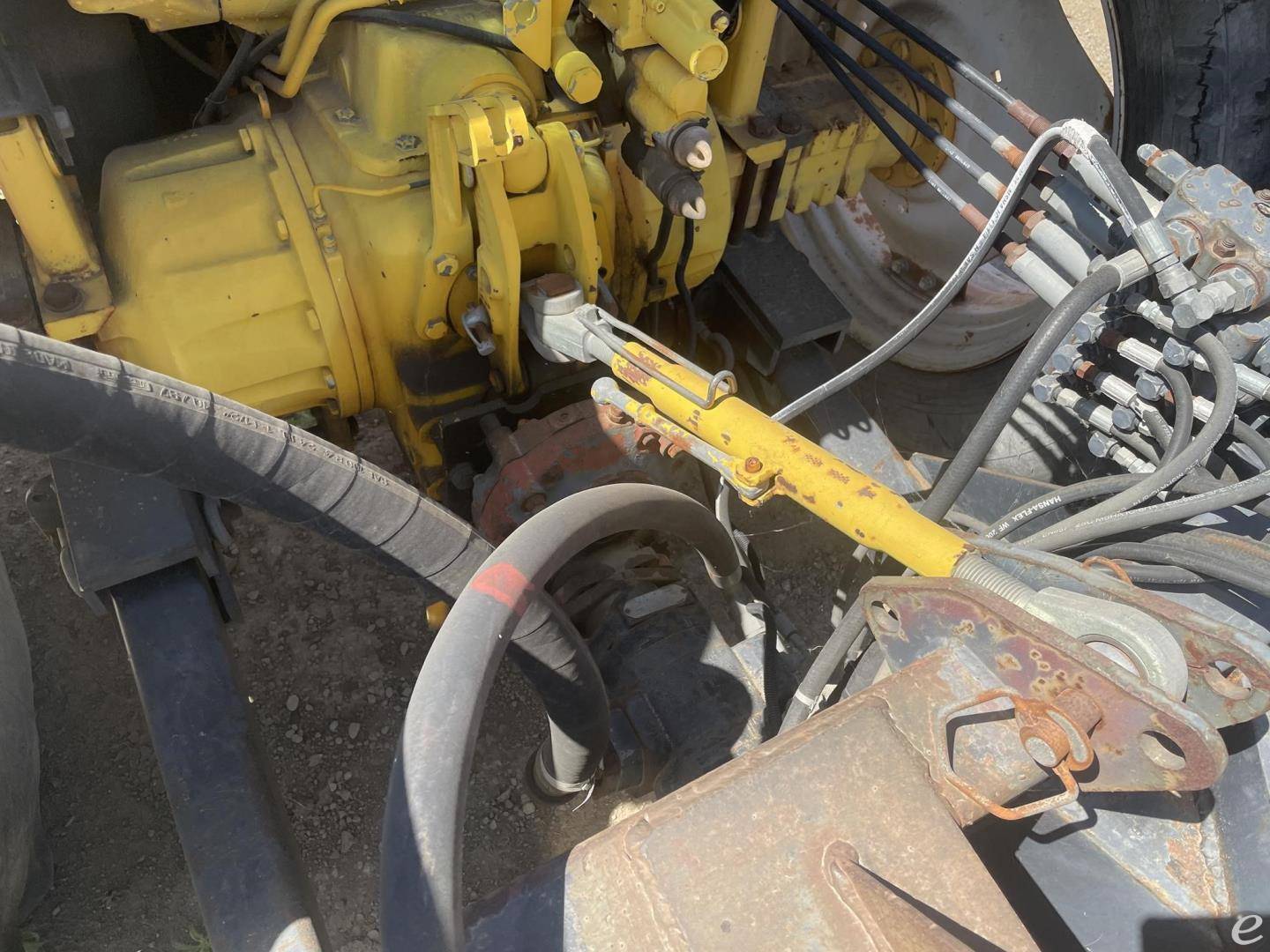 1996 New Holland 6640