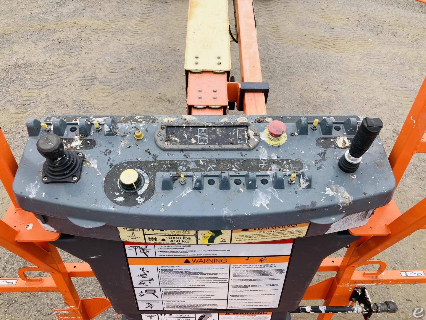 2004 JLG 800S