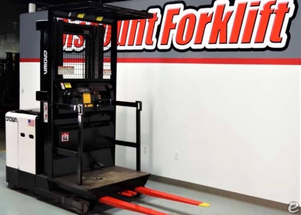 2021 Crown SP3510-30 Electric Order Picker - 123Forklift