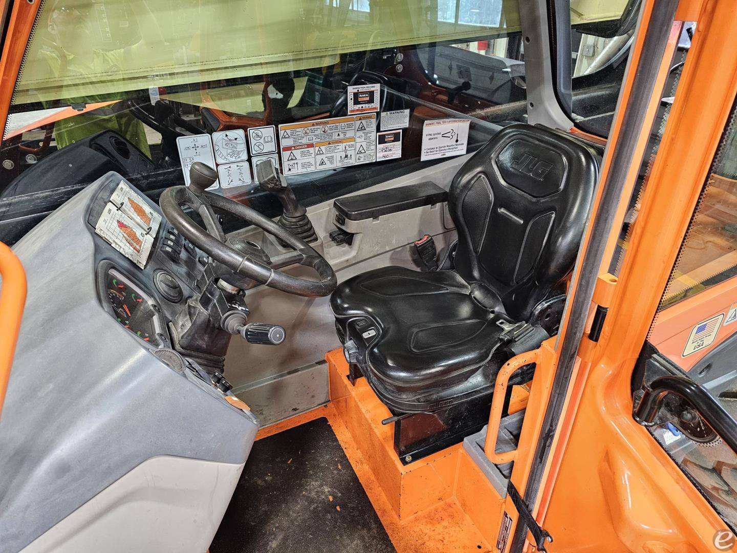 2020 JLG 1255