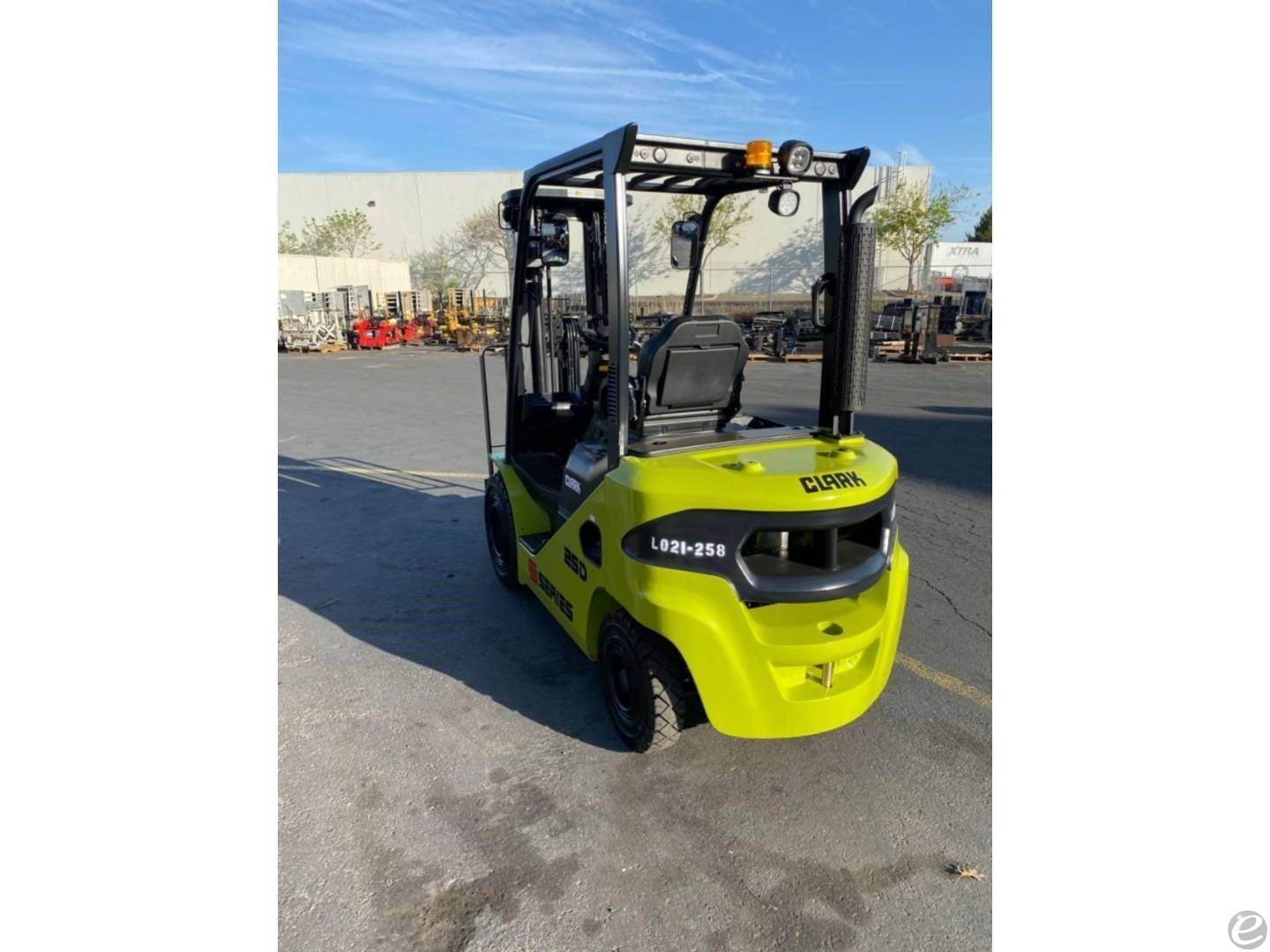 2022 Clark S25D