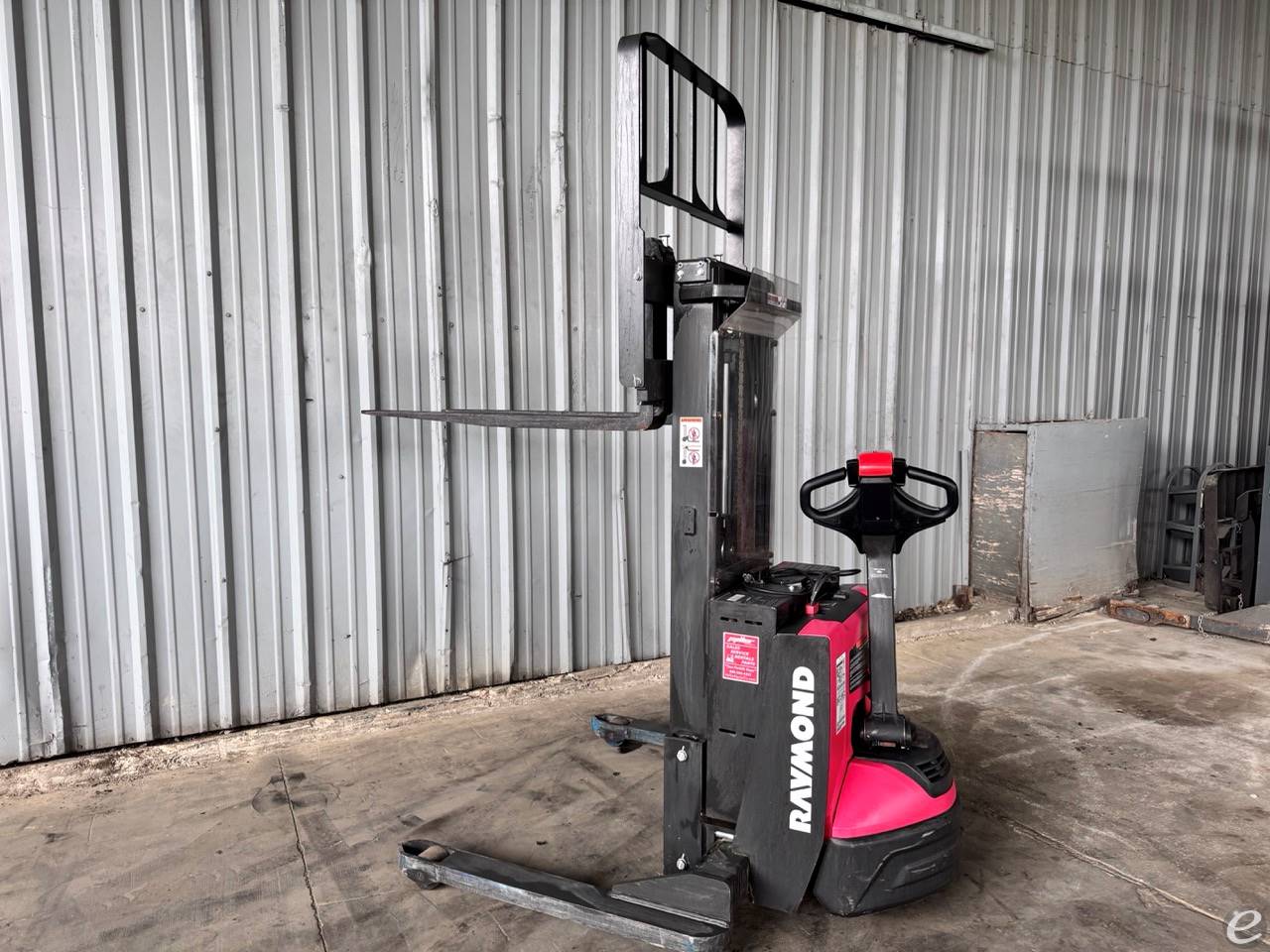 2019 Raymond 6210