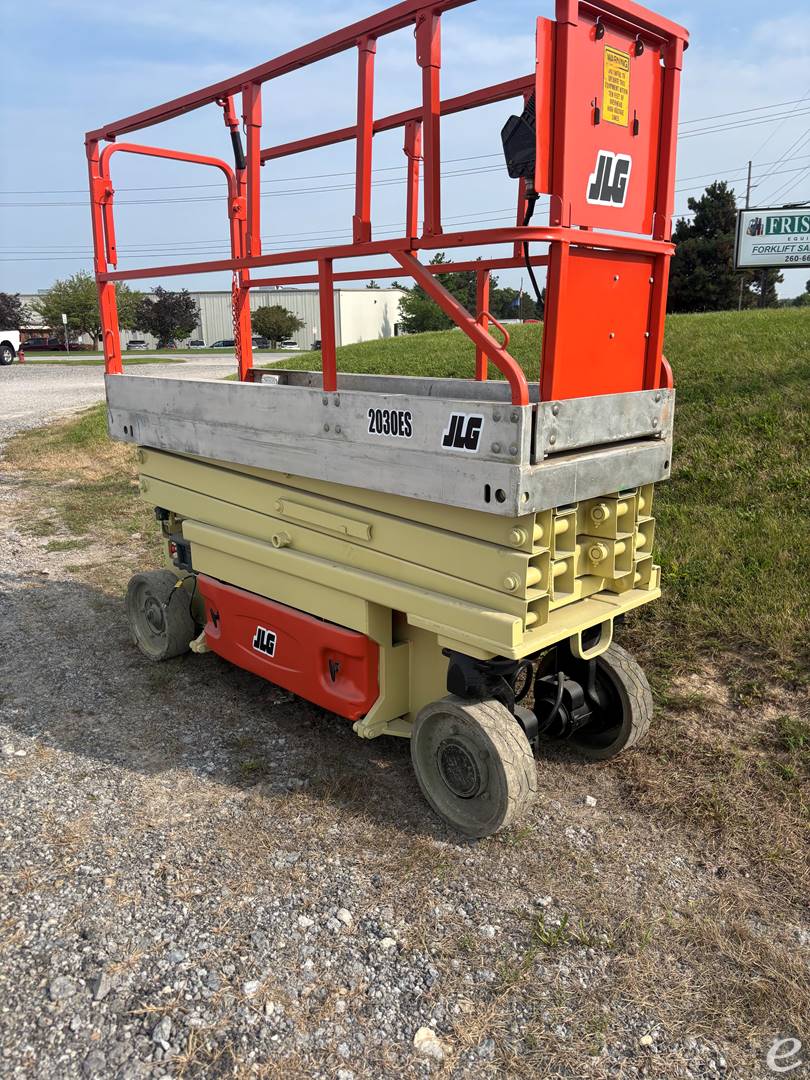 2005 JLG 2030ES