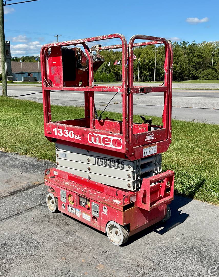 2017 JLG 1330SE