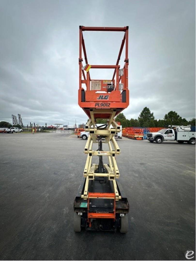 2021 JLG R1932i