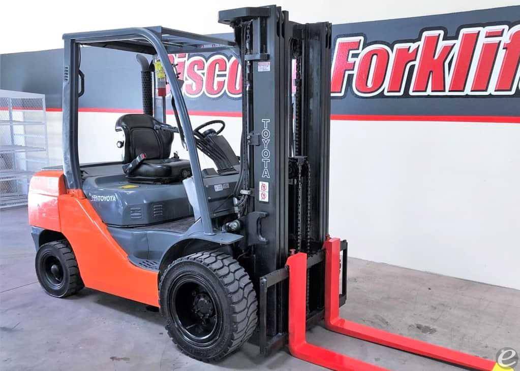  Toyota 8FD35U Diesel Forklift - 123Forklift