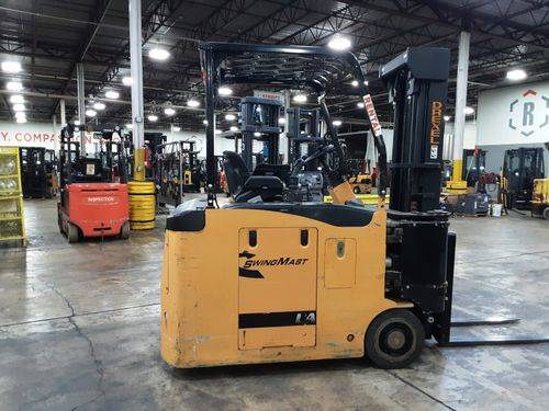 For Rent 3000 lbs - 216" lift -  Electric - Indoor Warehouse