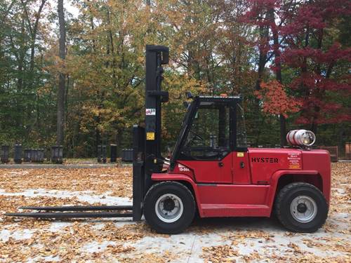 For Rent 15500 lbs - 235" lift - Gas/Propane - Indoor/Outdoor Pneumatic Tires